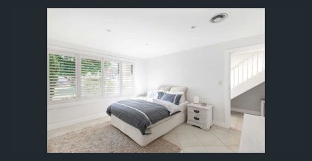 MASSIVE FOUR BEDROOM FAMILY HOME - Photo 5