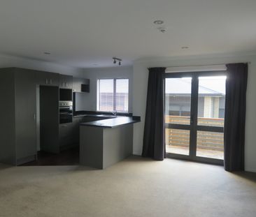 Live right in the heart of the city. - Photo 4