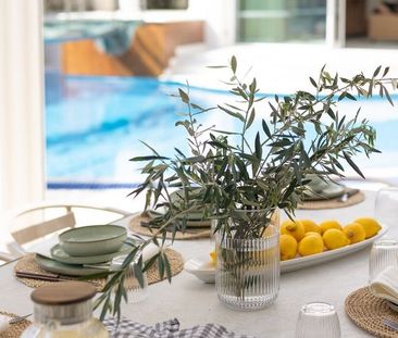 Ενοικιάζεται εξαιρετική επιπλωμένη βίλα 650 τ.μ με πισίνα Γλυφάδα (... - Photo 2