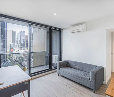 Stunning furnished home in the heart of CBD - Photo 1