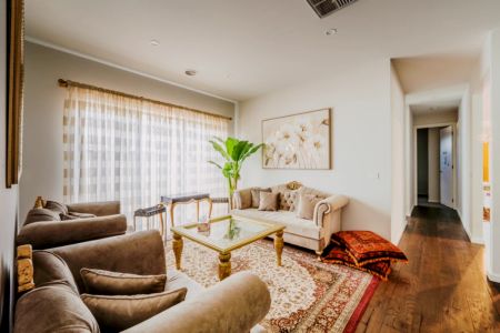 4 Bed, 2 Bath - Photo 2