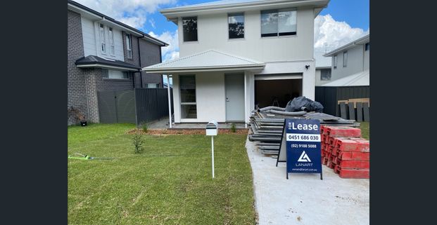 Brand New 3-Bedroom + Study Double-Story Home for Rent, Contemporary Living in a Prime Location (Unit 1) - Photo 1