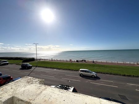 2 bed flat to rent in Marina, St. Leonards-On-Sea, TN38 - Photo 5