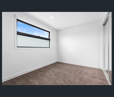 Two Bedroom, Three Level Apartment in the Heart of Murrumbeena - Photo 1