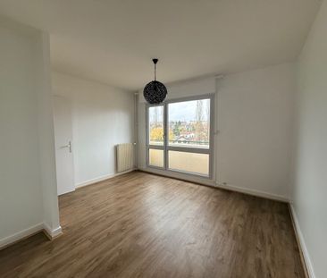 Location Appartement 3 pièces 74m² - Photo 3