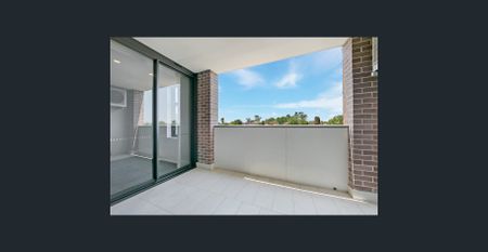 Spacious 1 bedroom with a storage cage - Photo 4