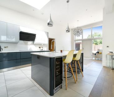 3 bedroom detached house to rent - Photo 5