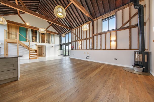 Queens Farm Road, Kent, London - Photo 1