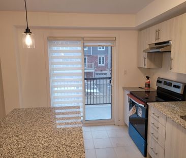 For Lease - 34 Silo Mews, Barrie, Ontario - Photo 3