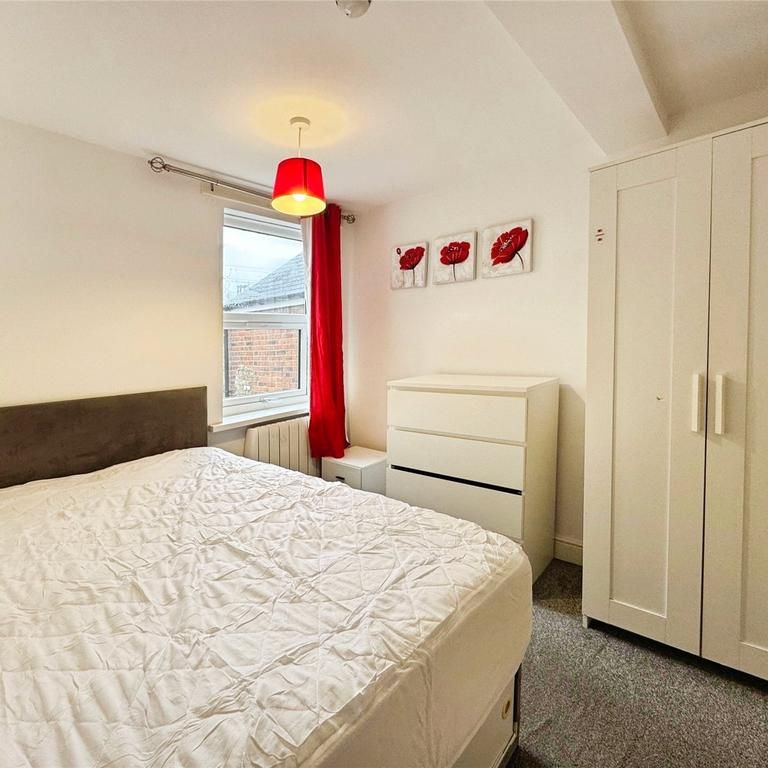 1 bedroom in a house share to rent - Photo 1