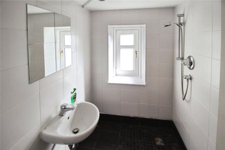 3 bedroom detached house to rent - Photo 4