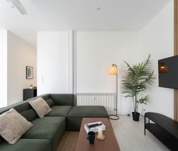 Calle de Fuencarral, Madrid, Community of Madrid 28010 - Photo 3