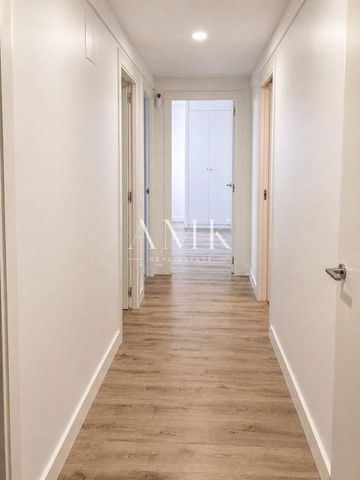 4 room luxury Flat for rent in Badalona, Spain - Photo 2