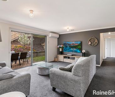 Comfortable and spacious living - Photo 4