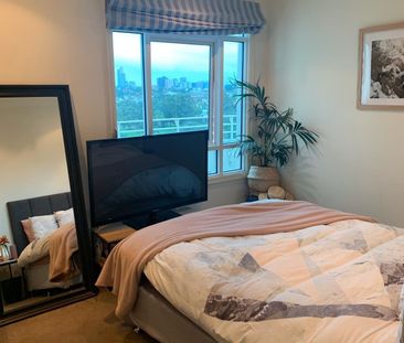 Port Melbourne - Photo 3