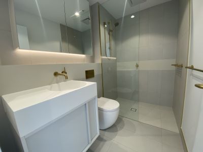 Stylish Living Meets Ultra Convenience - 2 BED - Photo 5