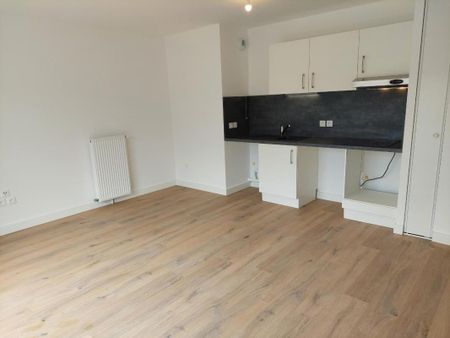 Location Appartement 2 pièces 42m² MAROMME 76150 - Photo 2