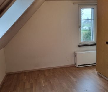 Charmante 2.5-Zimmer-Dachwohnung mit viel Licht und Aussicht - Foto 6