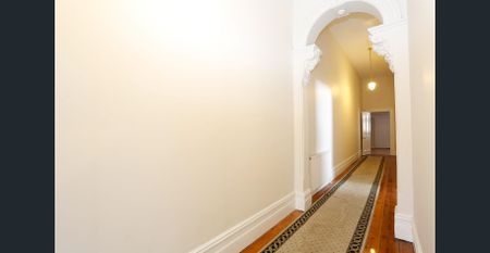 Period prize in the heart of Ascot Vale - Photo 2