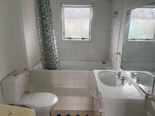 Nice and tidy great location - Photo 1