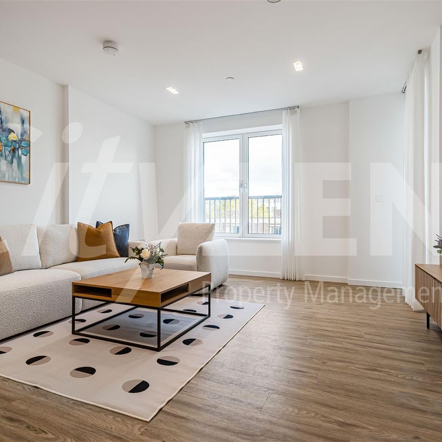 5 Wheatstone Gardens, London - Photo 1