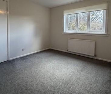 2 bedroom semi-detached house to rent - Photo 6