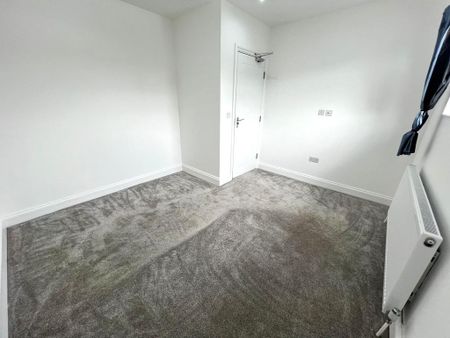 4 bedroom terraced house to rent - Photo 5