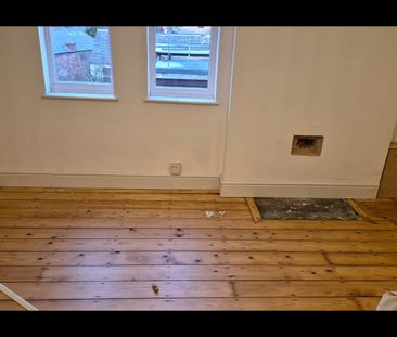 1 Bed Flat, Regent Street, NG7 - Photo 1