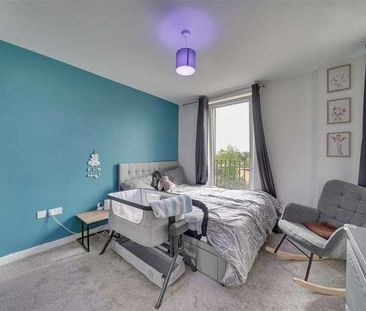 Woodall Road, Enfield, EN3 - Photo 4