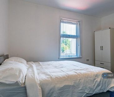 1 bedroom in a house share to rent - Photo 6