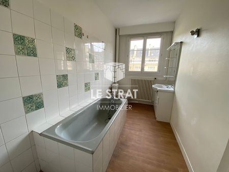 Location Appartement 4 pièces 118m² - Photo 2