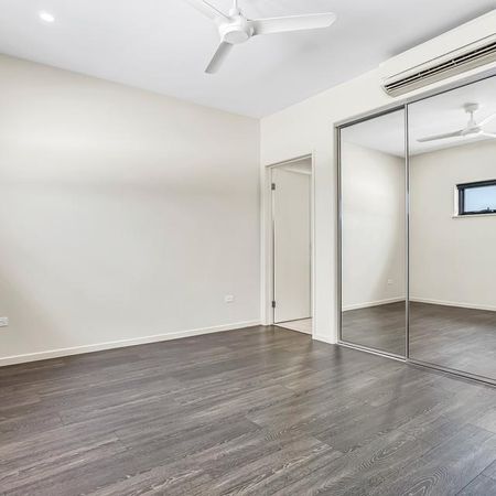 SKY PENTHOUSE LIVING - 4 BEDROOMS | 4 BATHROOMS | ROOFTOP TERRACE - Photo 5