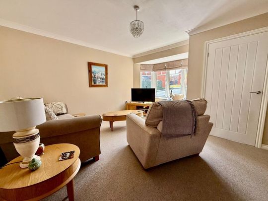 3 bedroom detached house to rent - Photo 1