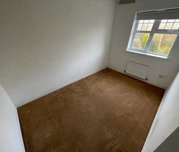 4 bedroom detached house to rent - Photo 3