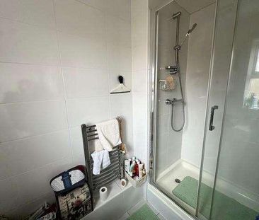 Bowmont Water, Didcot, OX11 - Photo 1