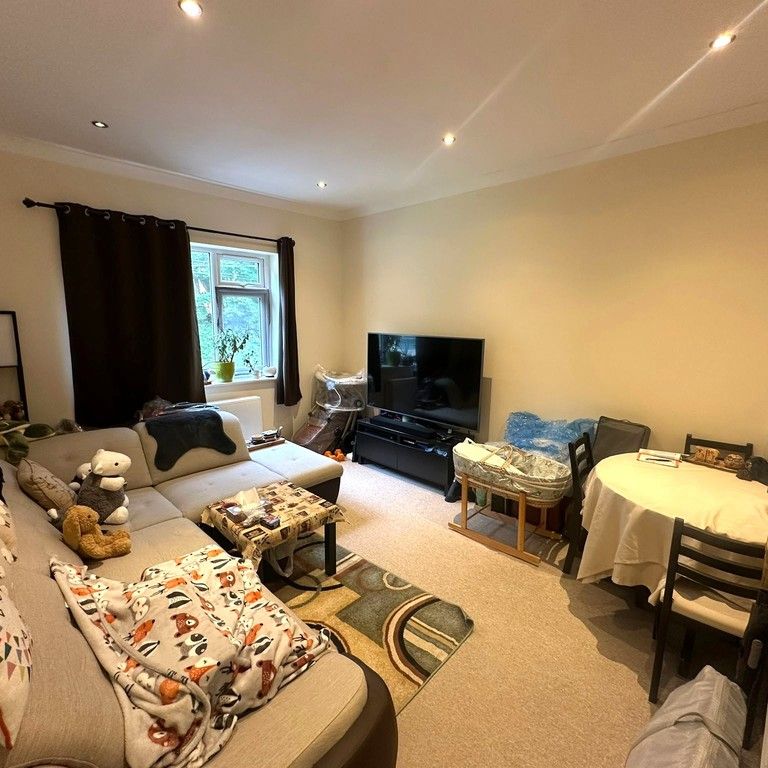 Frances Road, Bournemouth - Photo 1