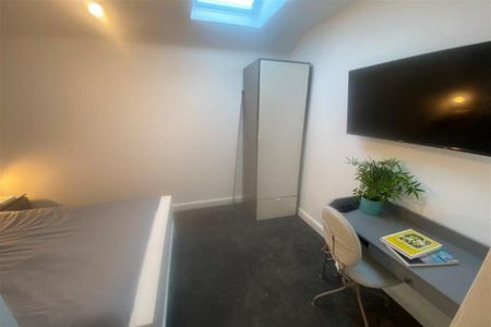 5 bedroom apartment to rent - Photo 4