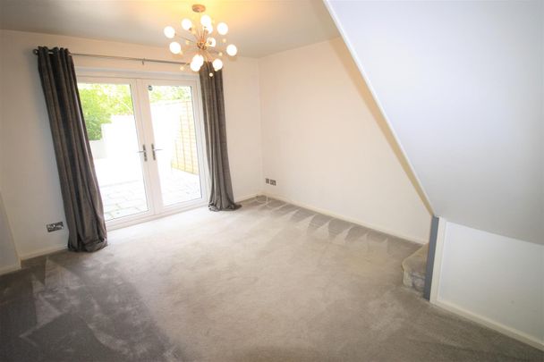 Ashmores Close, Redditch - Photo 1