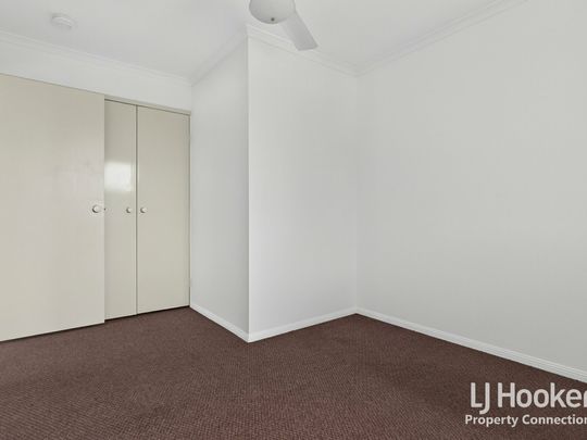 Modern Comfort and Convenience in Downtown Kallangur - Photo 1