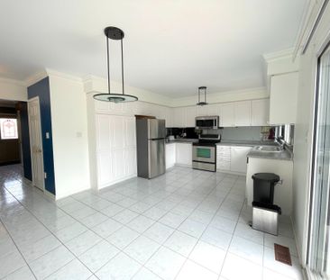 For Lease - 2136 Golden Orchard Trail, Oakville, Ontario - Photo 6