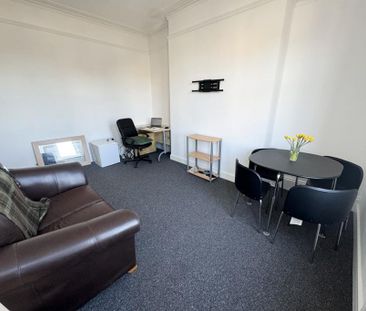 6 bedroom house of multiple occupation to rent - Photo 2