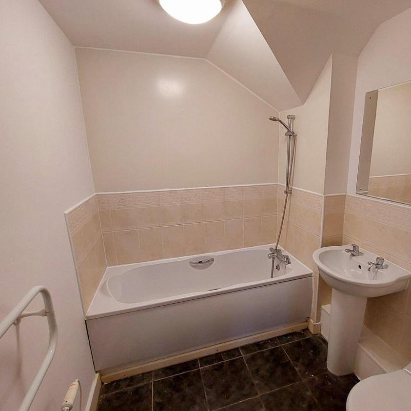 2 bedroom penthouse to rent - Photo 1