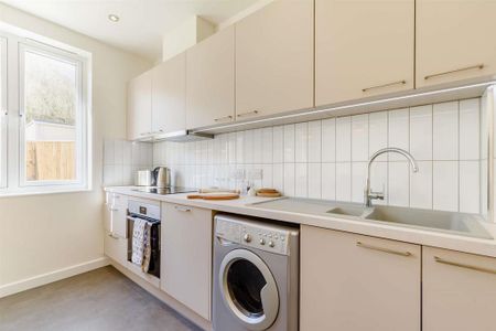 3 bedroom terraced house to rent - Photo 5