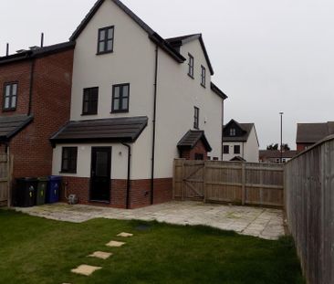 3 bedroom semi-detached house to rent - Photo 5