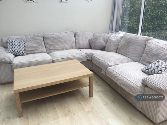 5 bedroom detached house to rent - Photo 1