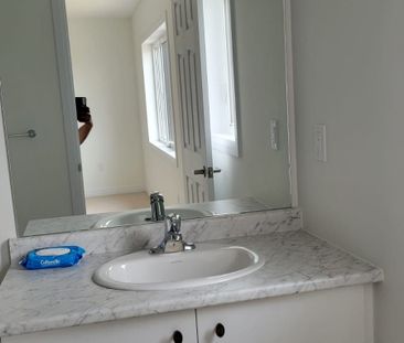 For Lease - 159 BRIGHTON Lane, Thorold, Ontario - Photo 2