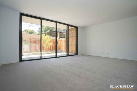 Stylish ground floor apartment - Photo 3