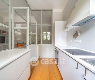 Bilocale in Affitto in Viale Montello 6 a Milano - Photo 1