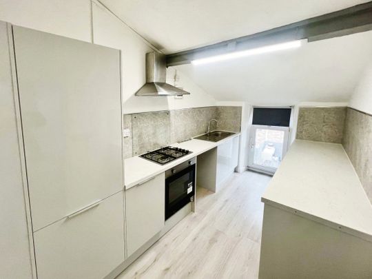 High Street, Dowlais Top, MERTHYR TYDFIL - Photo 1