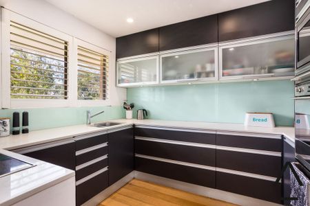 Unique Split Level Apartment with Outlook over Manly Golf Course - Photo 3